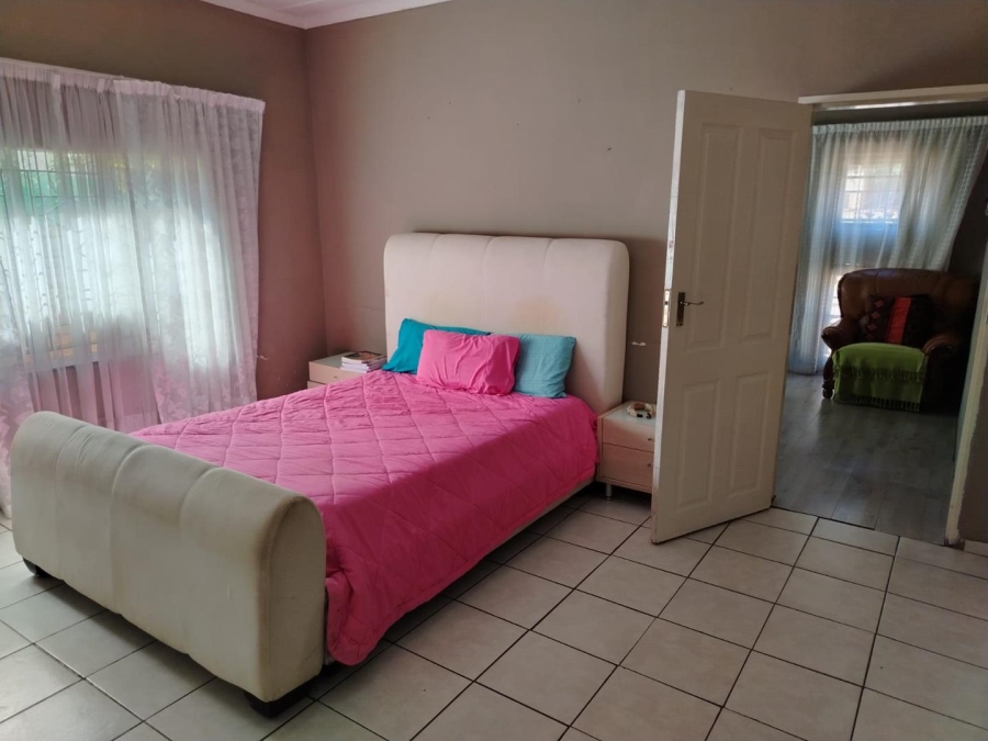 4 Bedroom Property for Sale in Geduld Gauteng