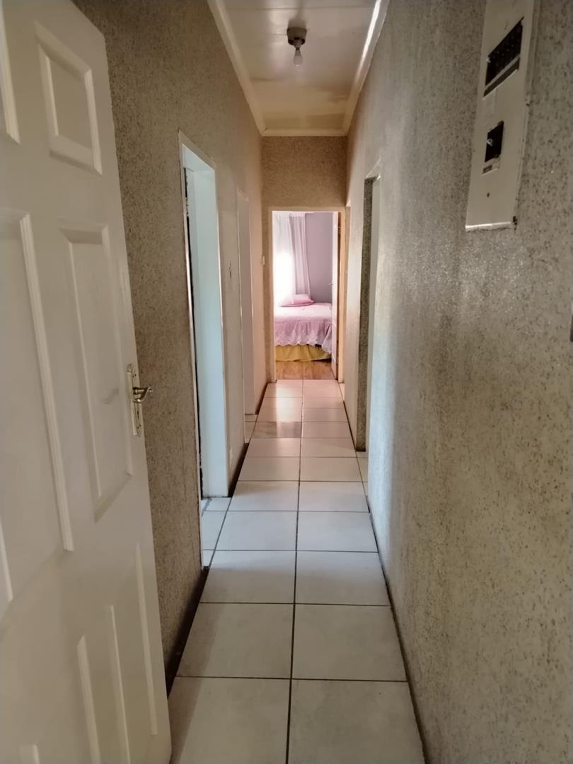4 Bedroom Property for Sale in Geduld Gauteng