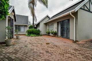 5 Bedroom Property for Sale in Wierdapark Gauteng