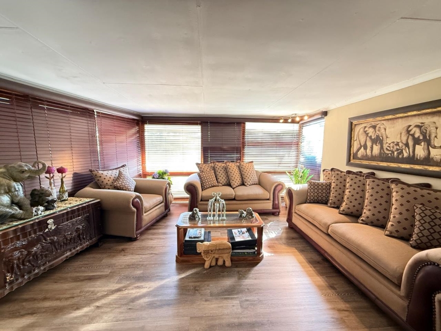 6 Bedroom Property for Sale in Florida Park Gauteng