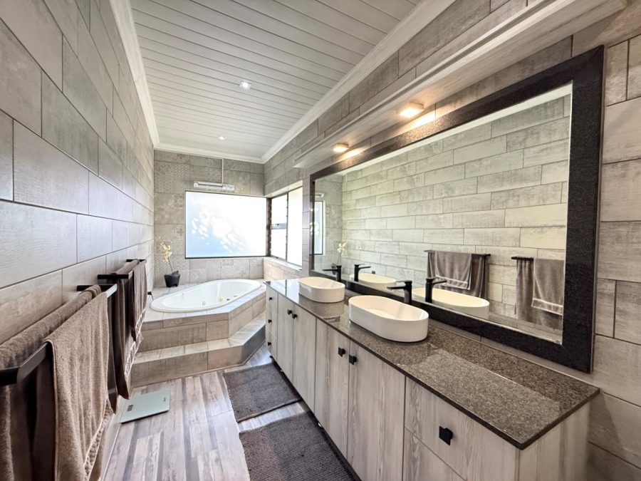 6 Bedroom Property for Sale in Florida Park Gauteng