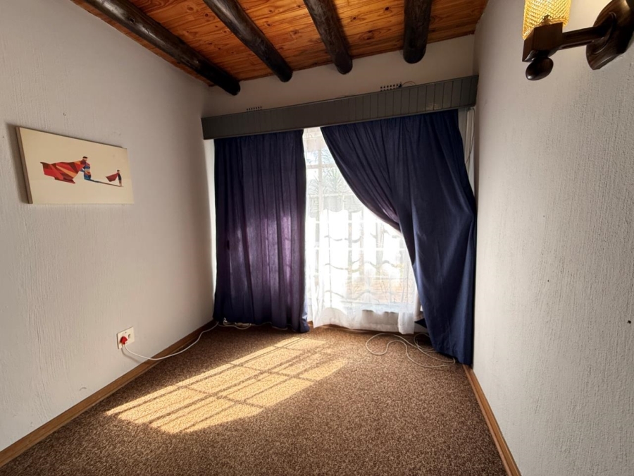 6 Bedroom Property for Sale in Florida Park Gauteng