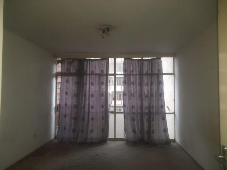 1 Bedroom Property for Sale in Hillbrow Gauteng