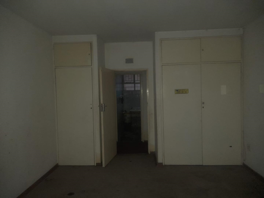 1 Bedroom Property for Sale in Hillbrow Gauteng