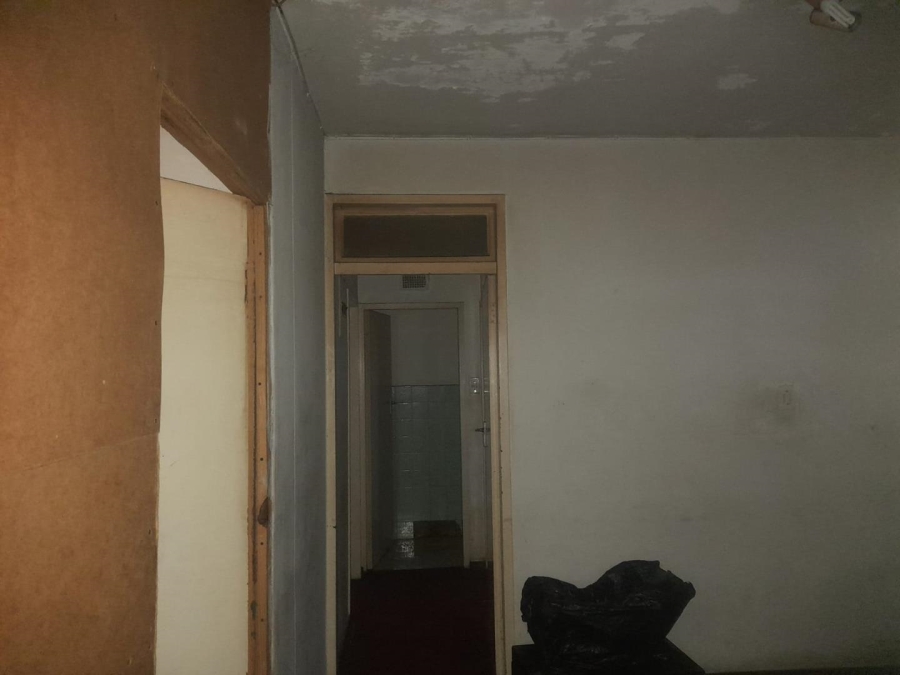 1 Bedroom Property for Sale in Hillbrow Gauteng