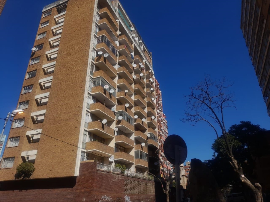 1 Bedroom Property for Sale in Hillbrow Gauteng