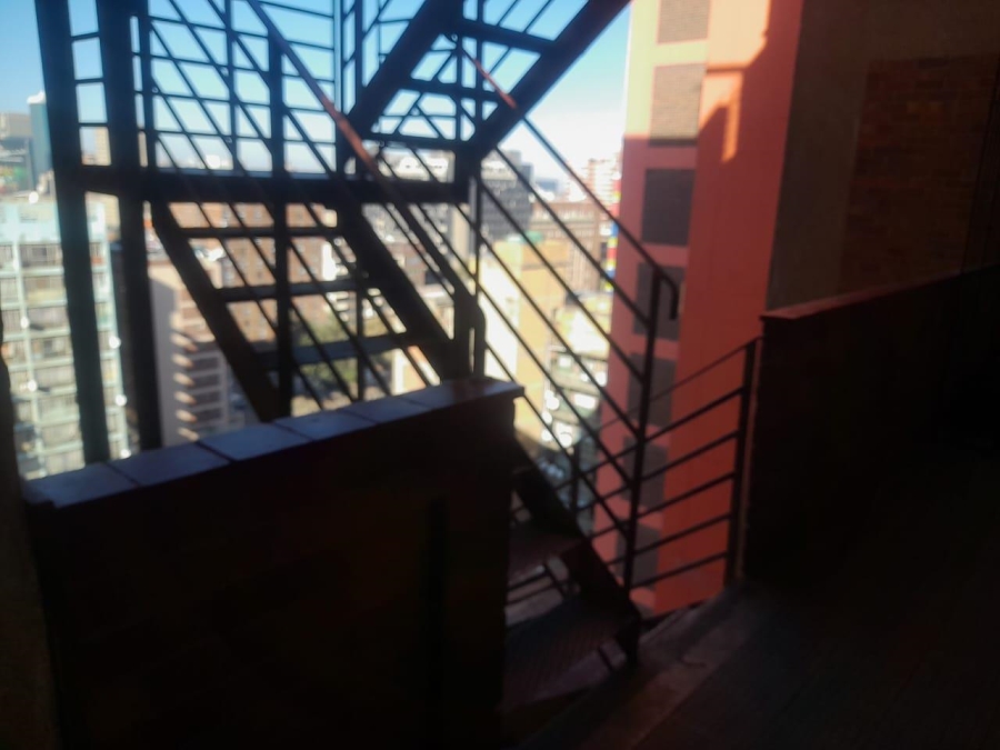 1 Bedroom Property for Sale in Hillbrow Gauteng