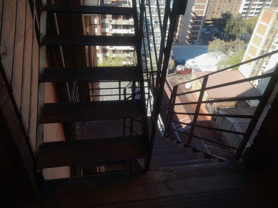 1 Bedroom Property for Sale in Hillbrow Gauteng