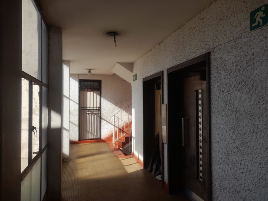 1 Bedroom Property for Sale in Hillbrow Gauteng