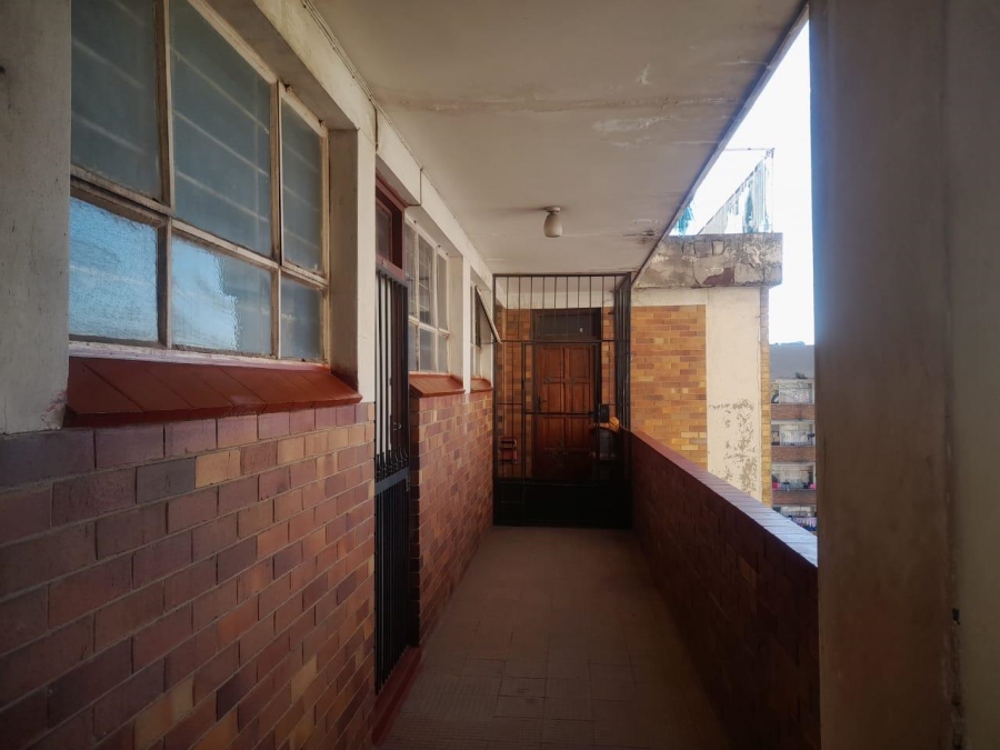 1 Bedroom Property for Sale in Hillbrow Gauteng