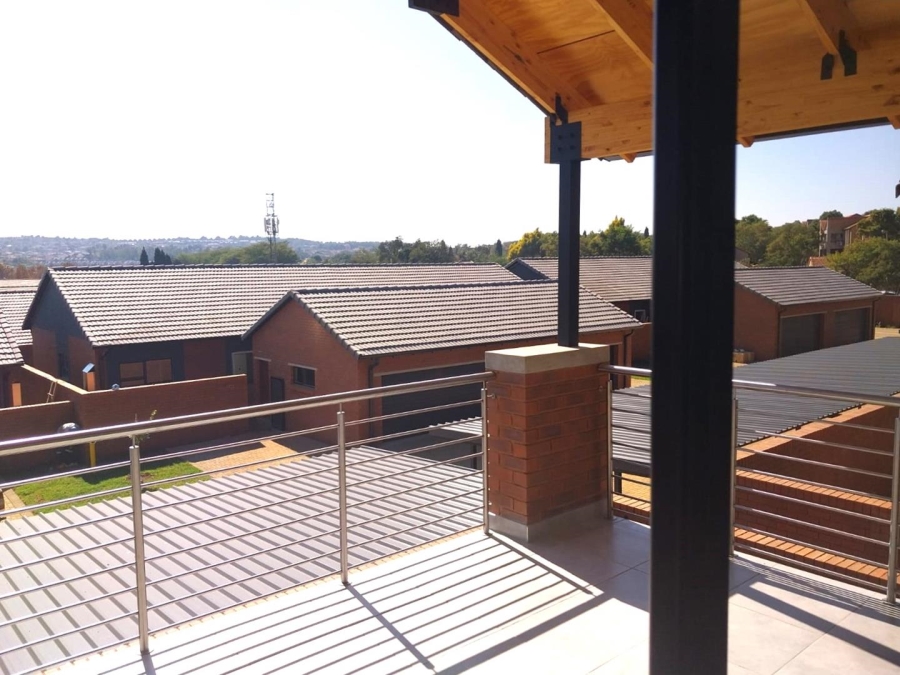 2 Bedroom Property for Sale in Olympus AH Gauteng