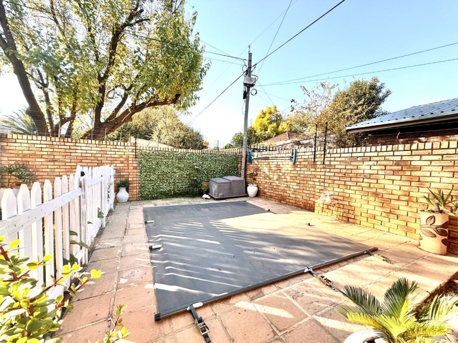 3 Bedroom Property for Sale in New Redruth Gauteng
