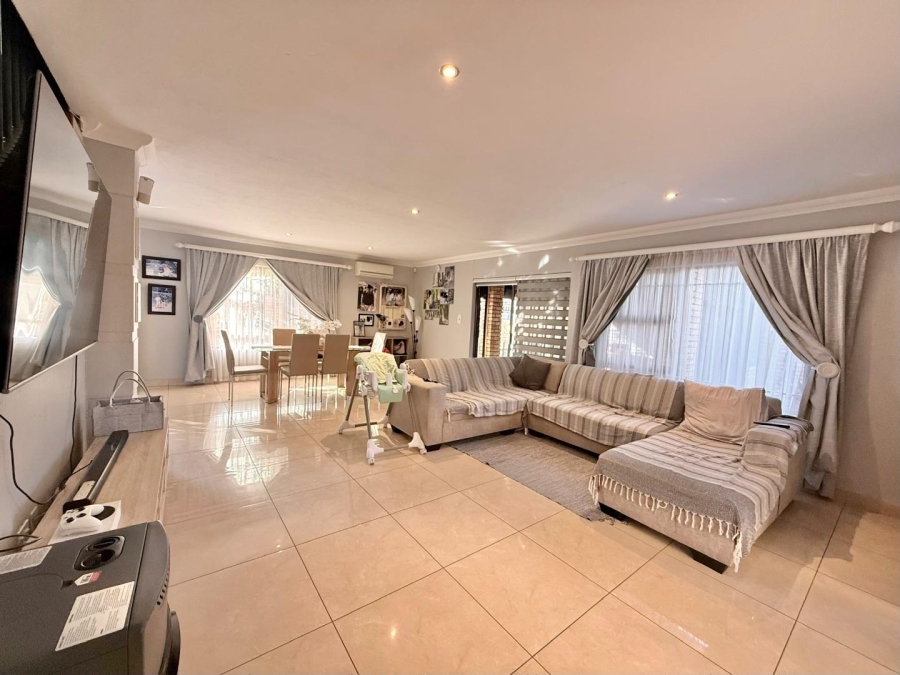 3 Bedroom Property for Sale in New Redruth Gauteng