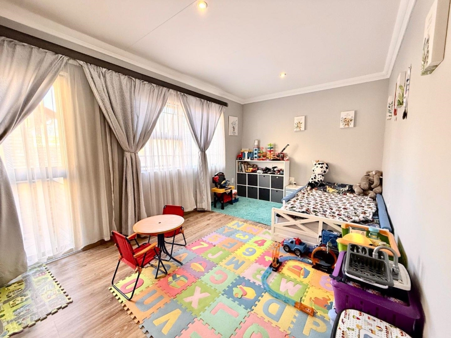 3 Bedroom Property for Sale in New Redruth Gauteng