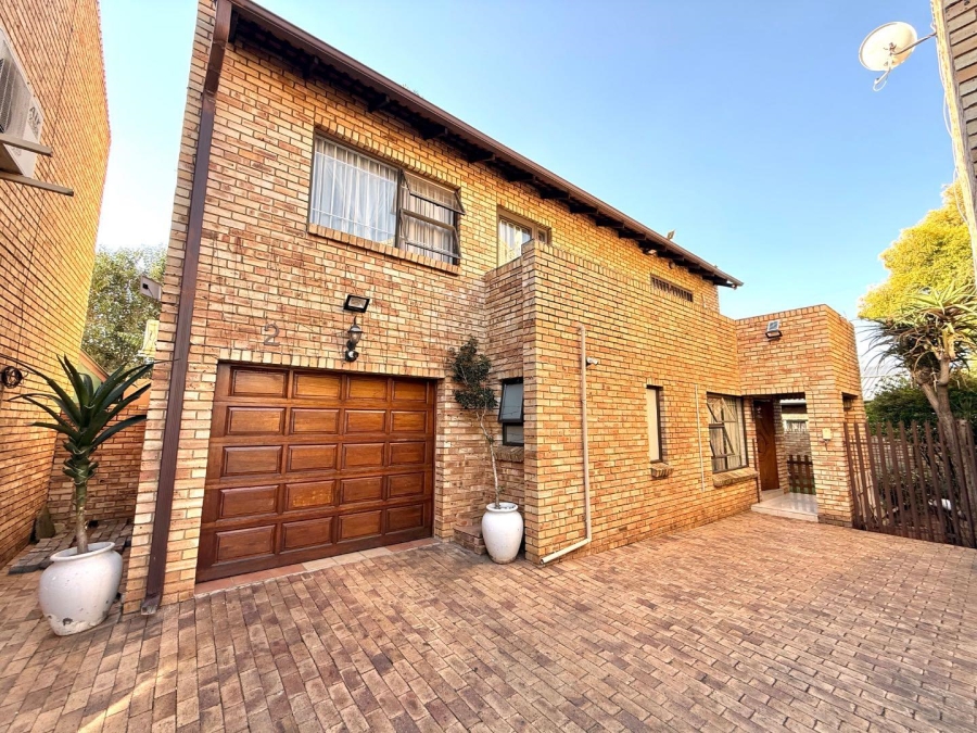 3 Bedroom Property for Sale in New Redruth Gauteng