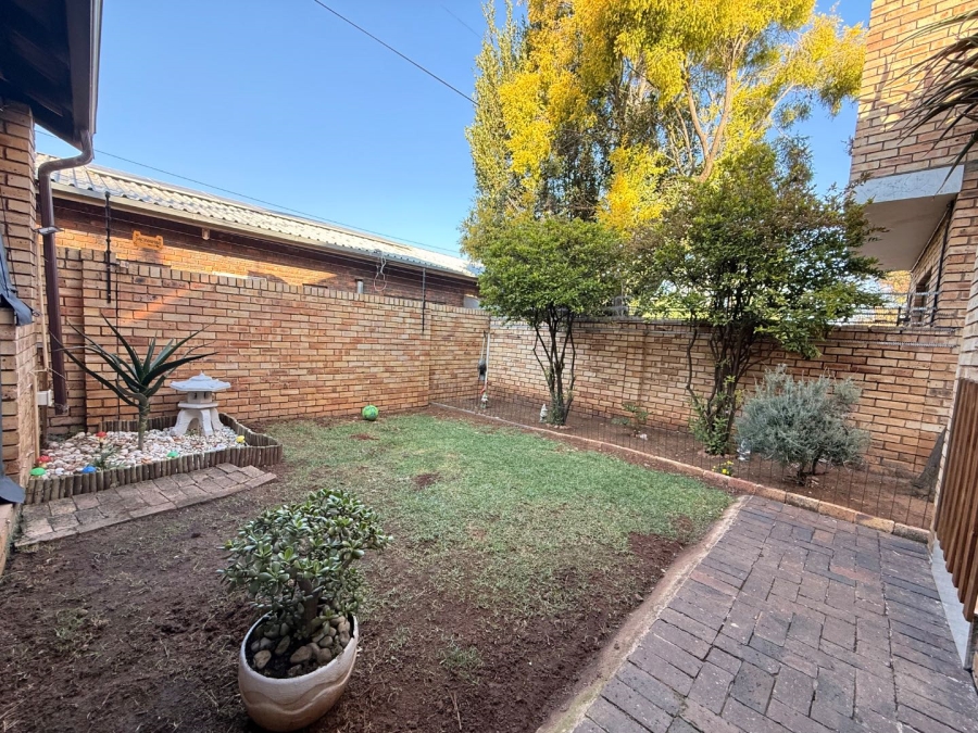 3 Bedroom Property for Sale in New Redruth Gauteng