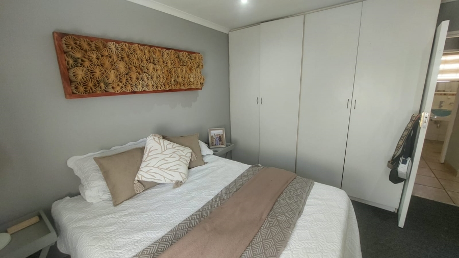 2 Bedroom Property for Sale in Verwoerdpark Gauteng