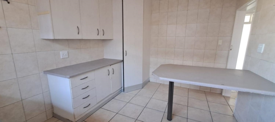 To Let 2 Bedroom Property for Rent in New Redruth Gauteng