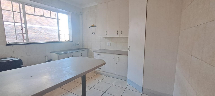 To Let 2 Bedroom Property for Rent in New Redruth Gauteng
