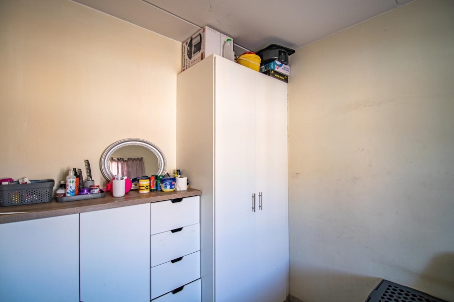 To Let 2 Bedroom Property for Rent in Grand Central Gauteng