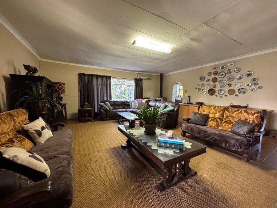 5 Bedroom Property for Sale in Paardefontein Gauteng