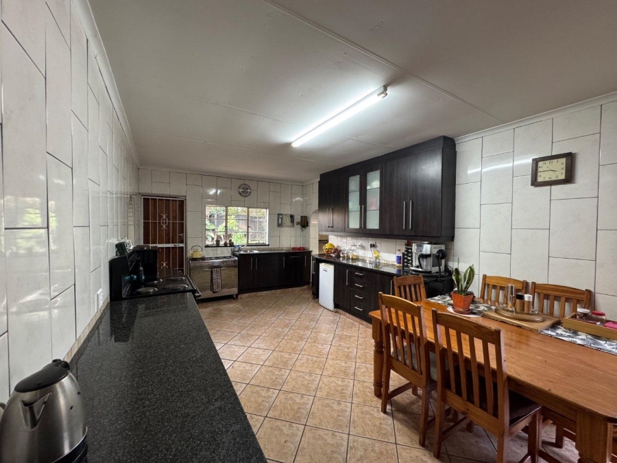 5 Bedroom Property for Sale in Paardefontein Gauteng