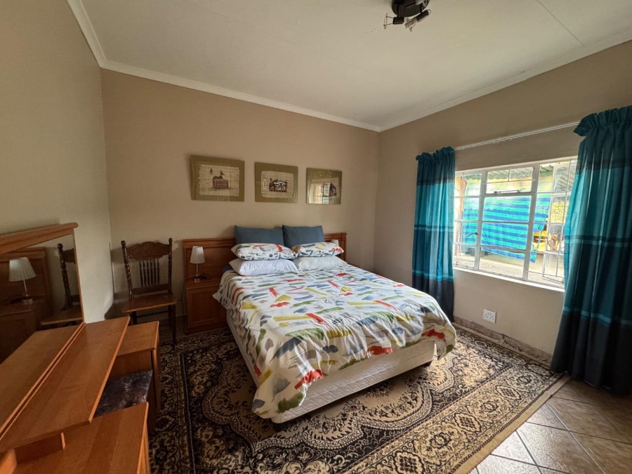 5 Bedroom Property for Sale in Paardefontein Gauteng