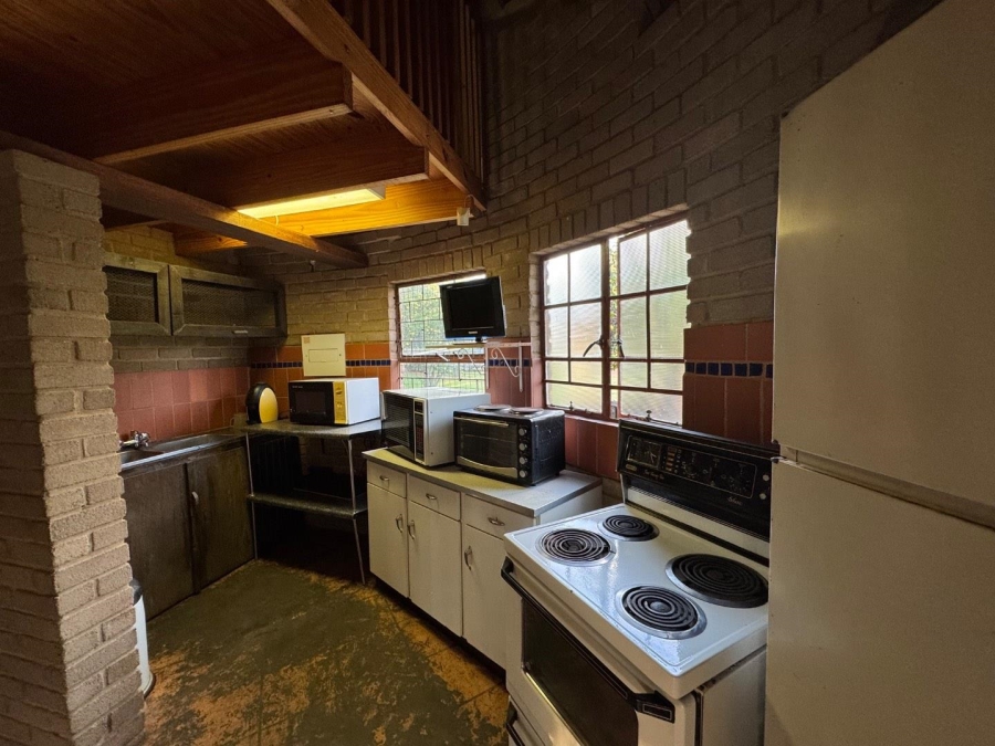 5 Bedroom Property for Sale in Paardefontein Gauteng