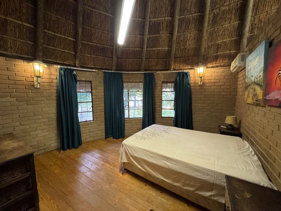 5 Bedroom Property for Sale in Paardefontein Gauteng