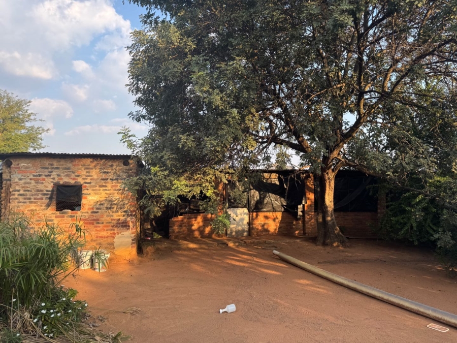 5 Bedroom Property for Sale in Paardefontein Gauteng