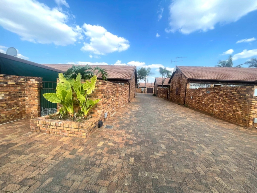 2 Bedroom Property for Sale in Terenure Gauteng