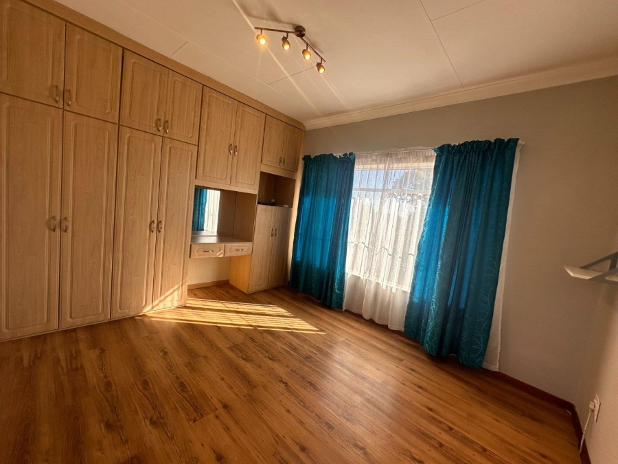 To Let 1 Bedroom Property for Rent in Florida Park Gauteng