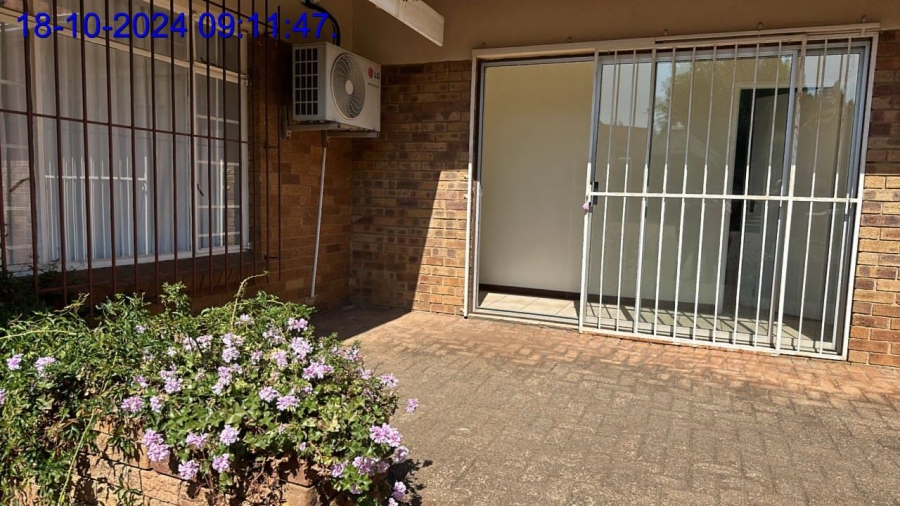 To Let 1 Bedroom Property for Rent in Florida Park Gauteng