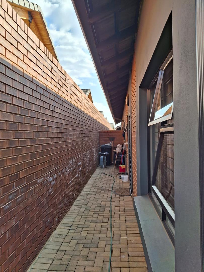 3 Bedroom Property for Sale in Olympus Gauteng