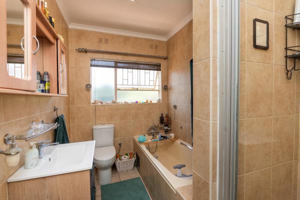 3 Bedroom Property for Sale in Bassonia Gauteng