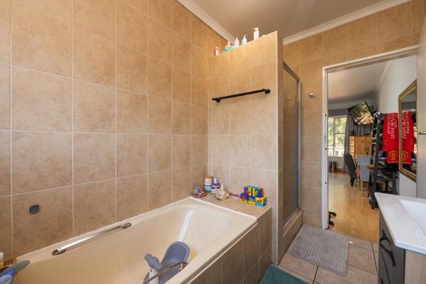 3 Bedroom Property for Sale in Bassonia Gauteng