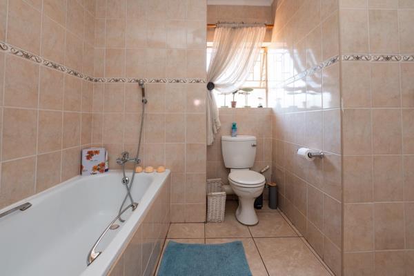 3 Bedroom Property for Sale in Bassonia Gauteng