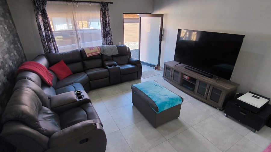 3 Bedroom Property for Sale in New Redruth Gauteng