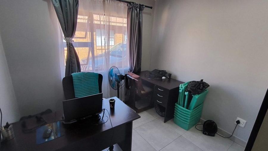 3 Bedroom Property for Sale in New Redruth Gauteng