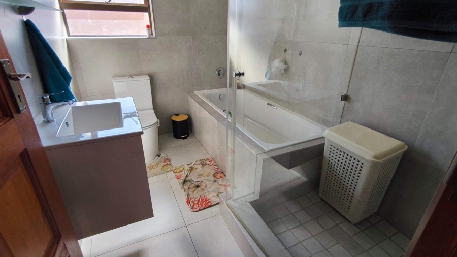 3 Bedroom Property for Sale in New Redruth Gauteng