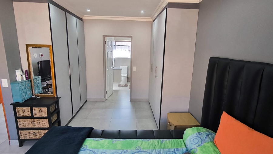 3 Bedroom Property for Sale in New Redruth Gauteng