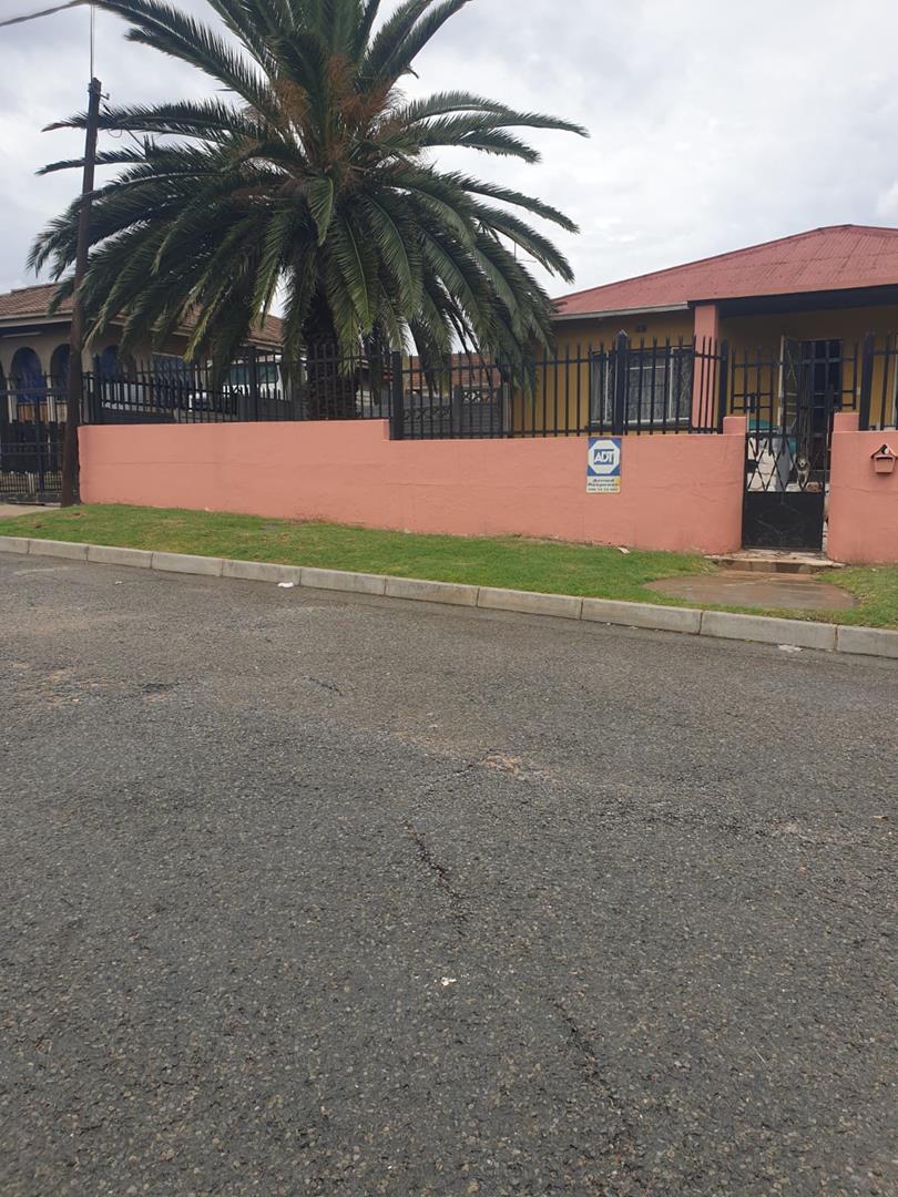 2 Bedroom Property for Sale in South Hills Gauteng