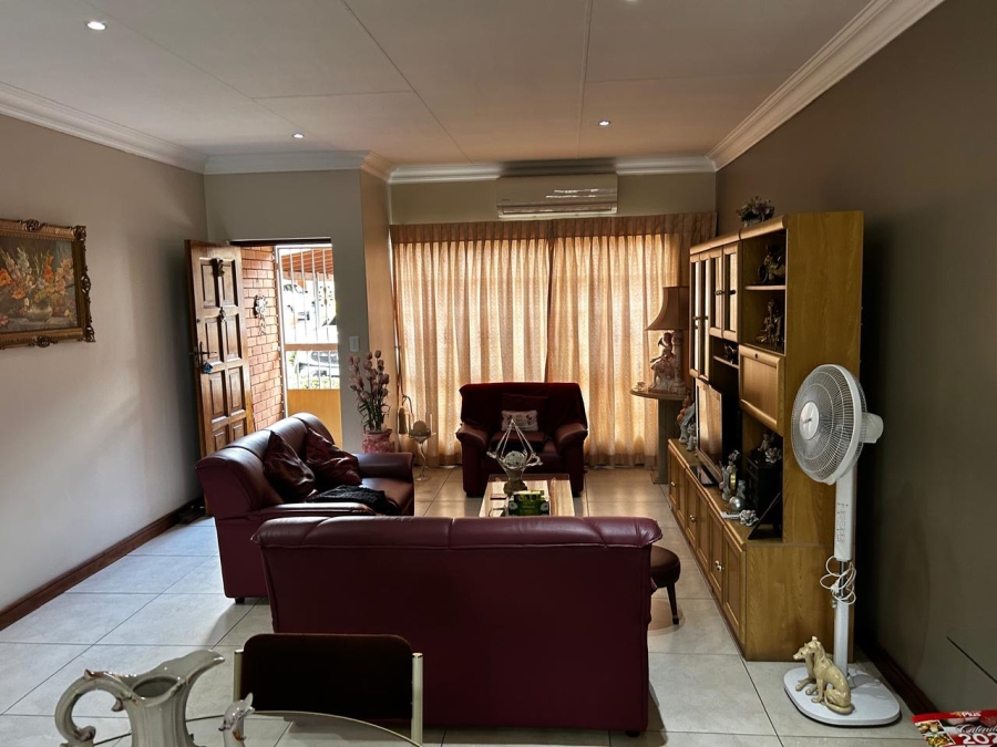 2 Bedroom Property for Sale in New Redruth Gauteng