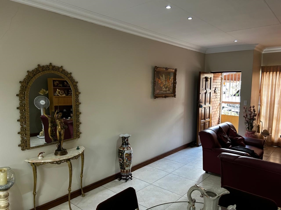 2 Bedroom Property for Sale in New Redruth Gauteng