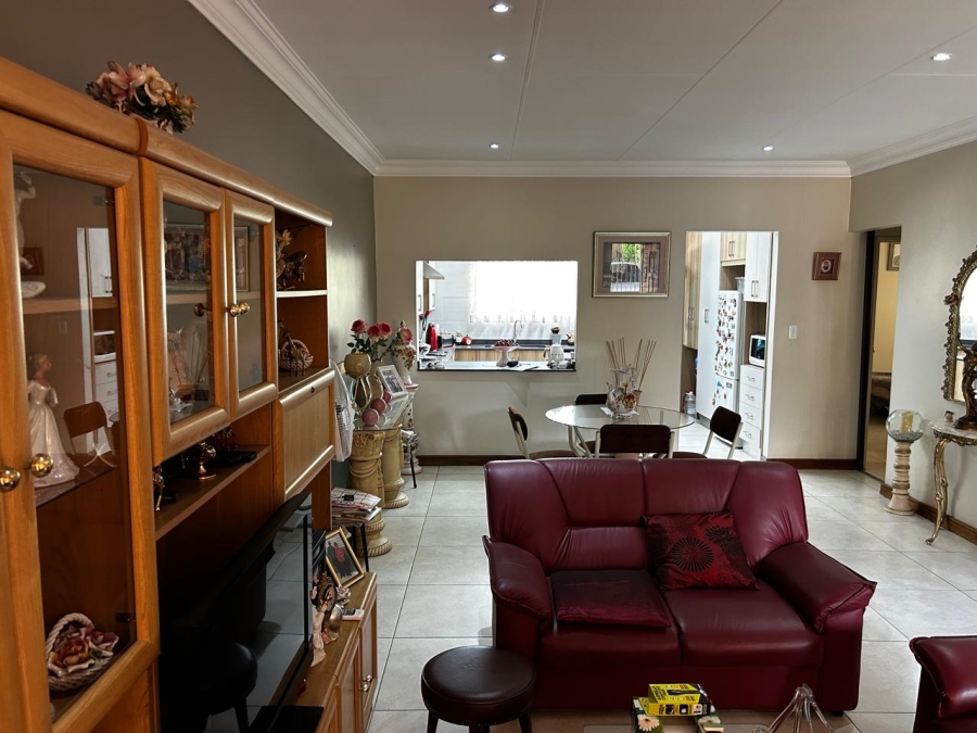 2 Bedroom Property for Sale in New Redruth Gauteng