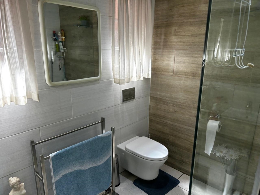 2 Bedroom Property for Sale in New Redruth Gauteng