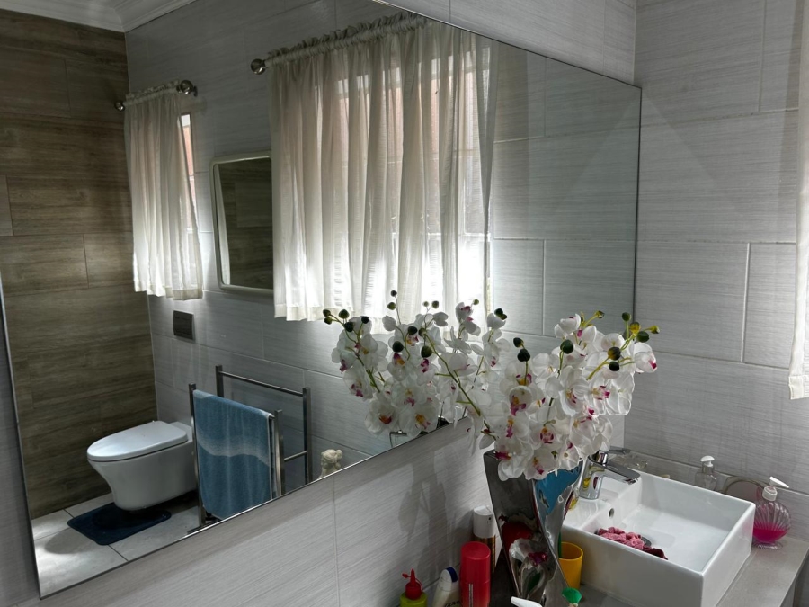 2 Bedroom Property for Sale in New Redruth Gauteng