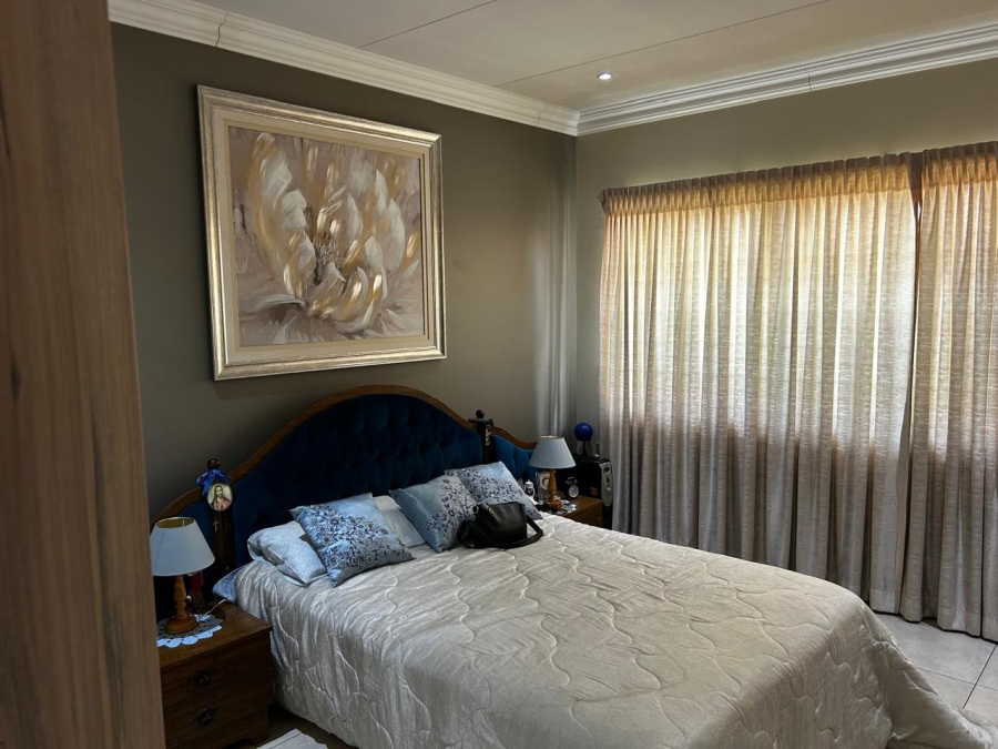 2 Bedroom Property for Sale in New Redruth Gauteng