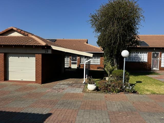 2 Bedroom Property for Sale in New Redruth Gauteng
