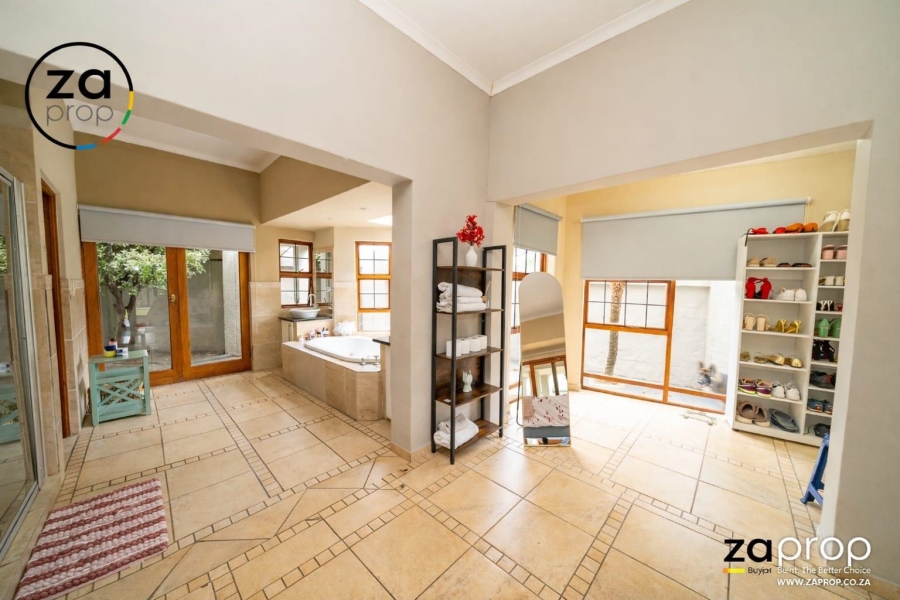 3 Bedroom Property for Sale in Glen Marais Gauteng